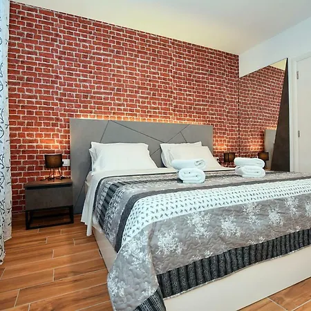 Four Corners Appartement *