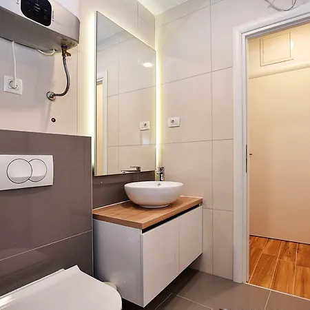 Four Corners Appartement *